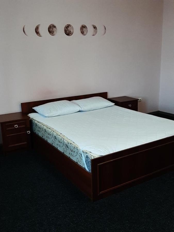 Apartment On Lermontova 35A Moekatsjeve Buitenkant foto